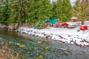 NEW: Steps from White River near Mount Rainier National Park